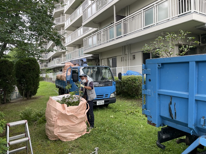 造園部マンション作業