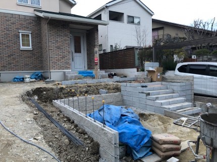 北摂住宅地の外構施工中