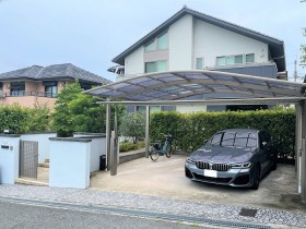 豊中市で外構エクステリア全面リフォーム工事が始まり　まずは植木整理から。