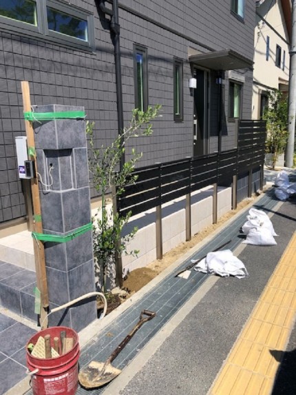 大阪吹田市の外構完成前の植栽
