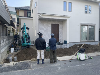 大阪守口市の外構工事が始まりました重機で土工事を進めています