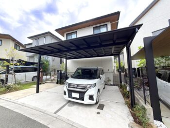大阪の暑さから車を守るカーポート