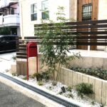 茨木市・玄関前階段アプローチと土間デザインの外構施工例