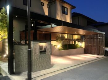 吹田市のカーポート施工例ですお住まいになってから感じる不便を解決しなおかつ美しいエクステリアにグレードアップしました